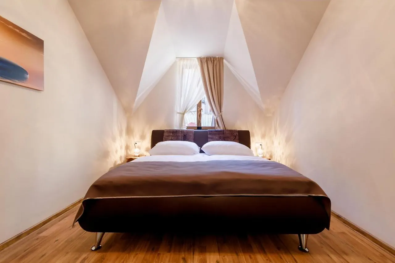 Apartments Menuet Karlovy Vary 0*,